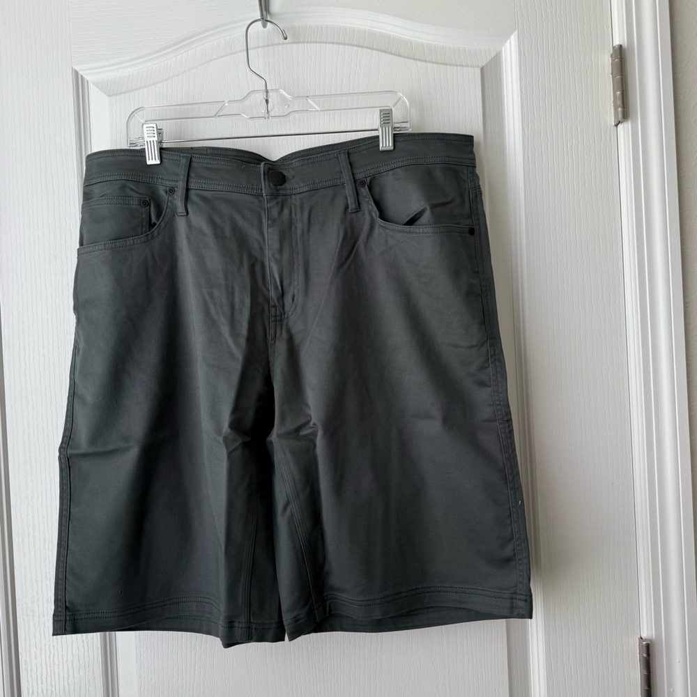 Men's Flat Front Shorts in Charcoal Gray